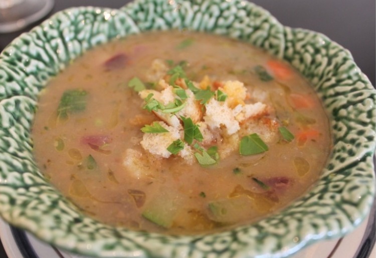 野菜たっぷり食べるスープ(ソパ・デ・レグメシュ)